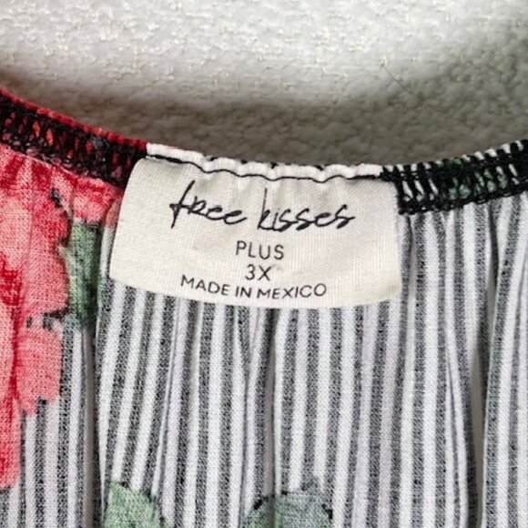 FREE KISSES Casual Blouse Women Scoop Neck Stripes & Roses Tunic Plus Size 3X - Picture 2 of 6